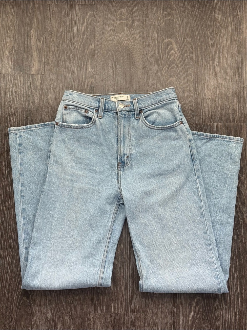 Abercrombie & Fitch The 90s Relaxed Jean | Light Wash Size 26/2 Regular